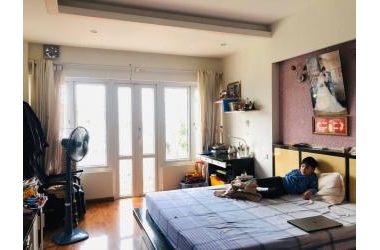 Bán gấp nhà Văn Quán, ô tô tránh 10m, 44m, giá 4,2, tỷ, view sân chơi